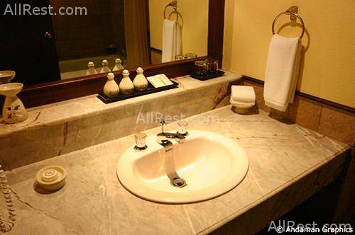 Karon Beach Resort & Spa 15